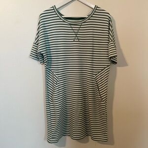 Green & White Striped Pullover Shift Dress with Pockets size Small